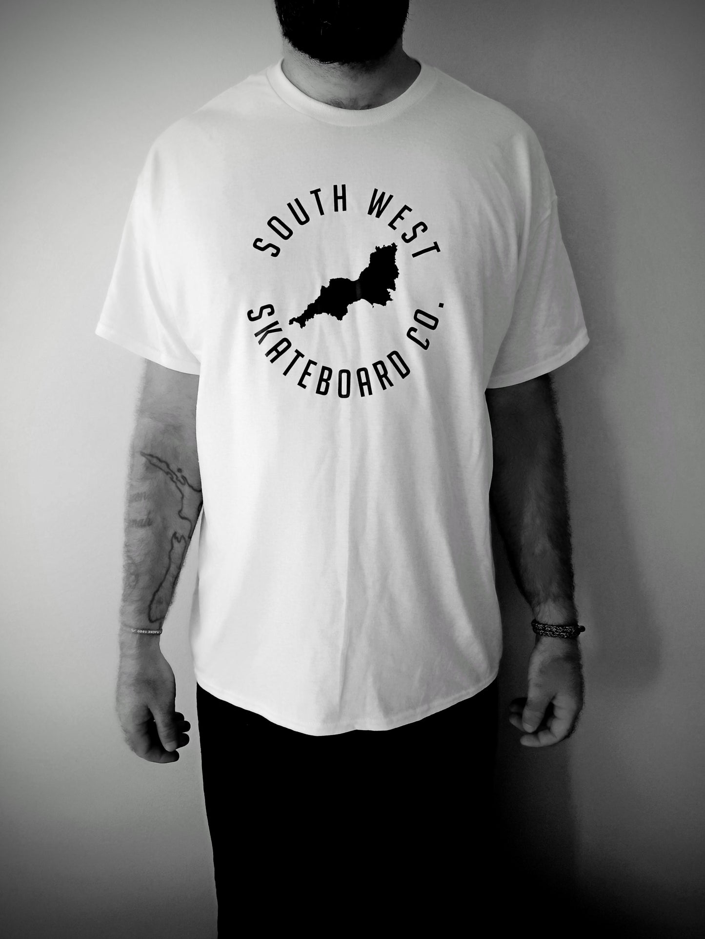 Southwest Skateboard co circle logo t-shirt