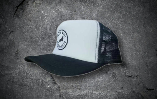 Black/white trucker hat